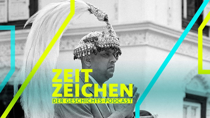 Kathmandu, 04.06.2001: Gyanendra Bir Bikram Shah Dev "König, Nepal" grüßt das Volk, nachdem er vom höchsten Hindu-Priester zum neuen König von Nepal gekrönt wurde.