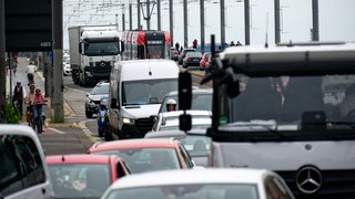 Sperrung der Bonner Nordbrücke: Stau auf der innerstädtischen Kennedybrücke