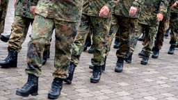 Marschierende Soldaten der Bundeswehr