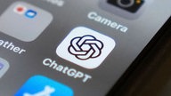 Icon der Chat GPT App auf einem Smartphone