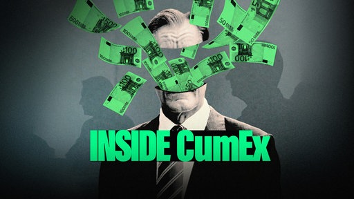 Ein Banker aus dessen Kopf Geldscheine fliegen, darüber der Podcast-Titel "Inside CumEx". 