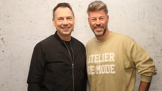Sebastian Fitzek mit WDR 2 Moderator Johannes Simon