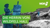 Umrisse einer jungen Frau, die vor hügeliger Landschaft an einer Staffelei malt. Im Hintergrund spielt ein kleiner Junge.