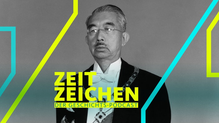 Kaiser Hirohito von Japan mit Schärpe, Kette und Orden