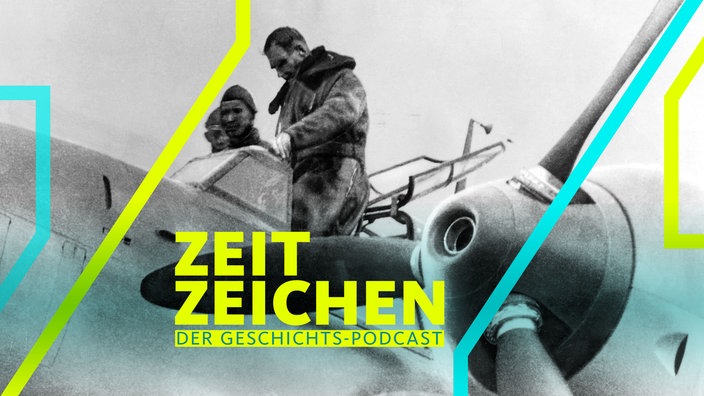 Rudolf Heß im Cockpit eines Flugzeugs