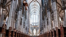 Blick in den Innenraum des Kölner Doms