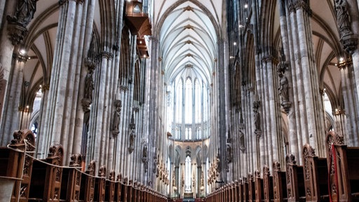 Blick in den Innenraum des Kölner Doms