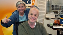 Hubertus Meyer-Burckhardt und Moderatorin Heike Knispel im WDR 4-Studio