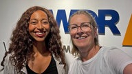Schriftstellerin und Journalistin Melanie Raabe und Moderatorin Ute Schneider im WDR 4-Studio