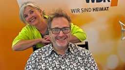 Comedian Paul Panzer und Moderatorin Heike Knispel im WDR 4-Studio