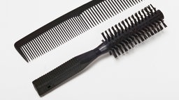 Haarbürste und Kamm 