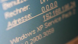 Der Ausschnitt eines Computer-Monitors, auf dem die IP-Adresse des Computers zu sehen ist.