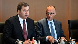 Der SPD-Chef Lars Klingbeil und der CDU-Chef sowie Bundeskanzler Friedrich Merz