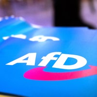 Fähnchen mit dem Logo der AfD