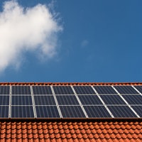 Eine Solaranlage auf einem Dach