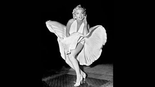 Marilyn Monroe mit wehendem Rock auf dem U-Bahn-Schacht in New York