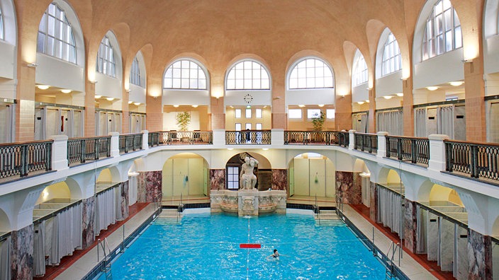 Jugendstilbad: Elisabeth-Halle in Aachen