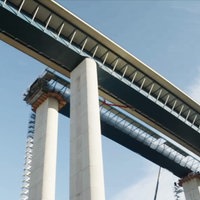 Rahmedetalbrücke aus Talansicht.