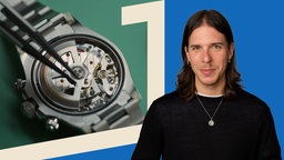 Porträt Timm Giesbers im Hintergrund ein Gehäuse einer Uhr.