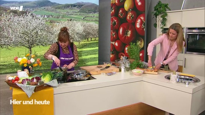  Mediterranes Hähnchen mit Lauch, weißen Bohnen und Tomaten