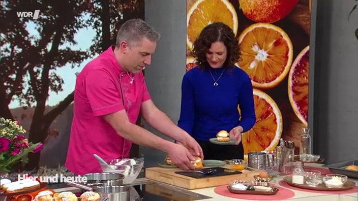 Patissier Matthias Ludwigs zeigt, wie seine fluffigen Windbeutel mit Diplomatencreme und Blutorange gelingen.
