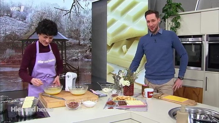 Weiße Schokoladentarte mit Blondie-Boden