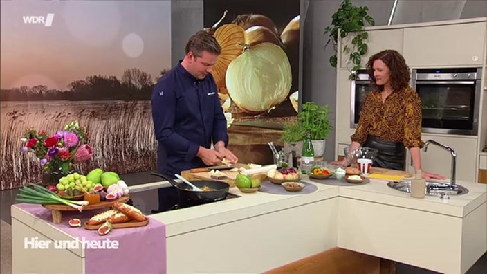 Zwiebelkuchen mit Birne, Thymian und Ziegenkäse