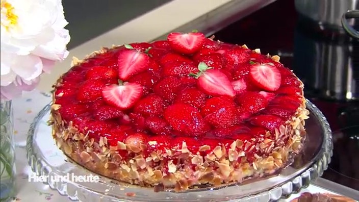 Klassische Erdbeertorte mit Vanillepudding