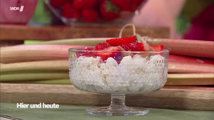 Bild von (Kokos-)Milchreis mit Rhabarber-Erdbeer-Grütze