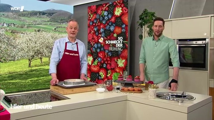 Marcel Seeger und Sven Kroll in der Küche des hier und heute Studios