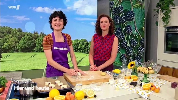 Brombeer-Scones mit Brombeer-Curd