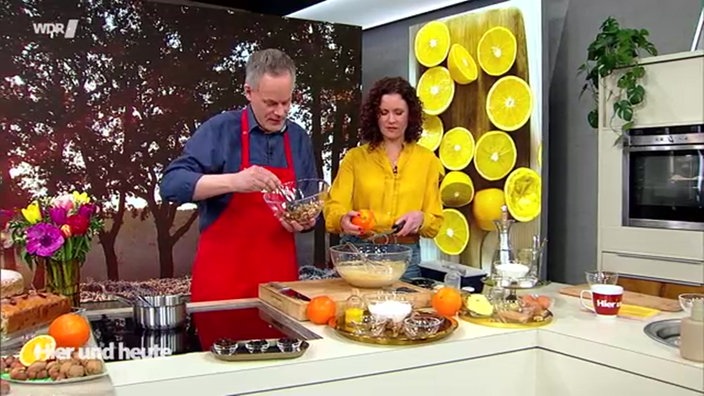 Dattel-Nusskuchen mit Orangenglasur
