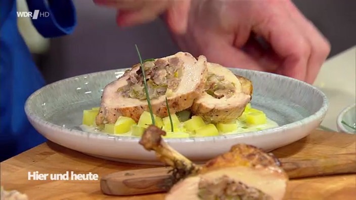 Bild von Gefüllte Hähnchenbrust auf Kartoffel-Lauch-Gemüse