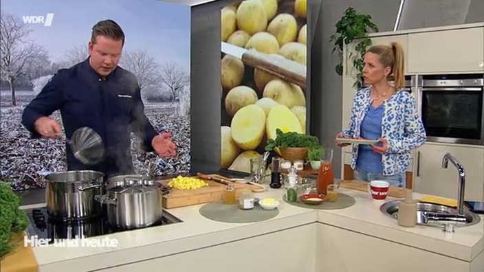 Grünkohleintopf mit Mettenden und Kartoffeln
