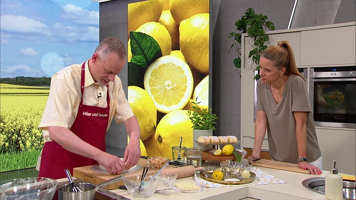 Kleine Zitronentorte mit Keksboden (ohne Backen)