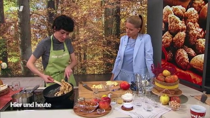 Aufnahme von Theresa Knipschild beim Backen.