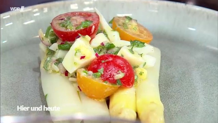Weißer Spargel mit flämischem Dressing