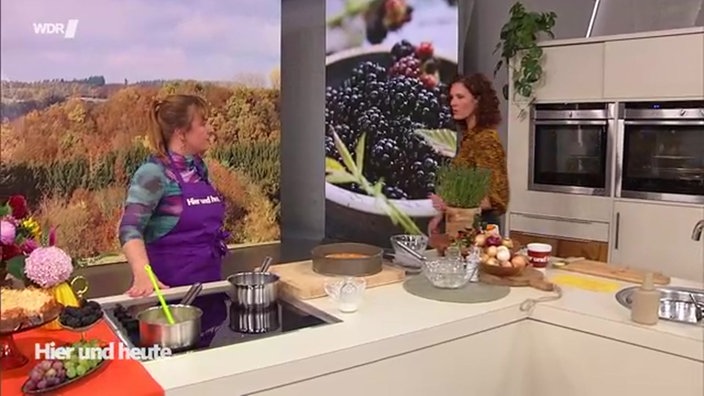 Mandel-Butterkuchen mit Brombeeren