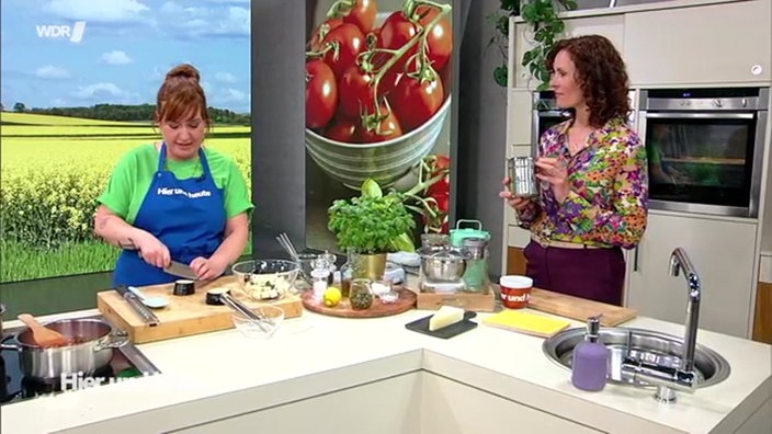 Gut vorbereitet: Tomatensauce und Pasta "Norma"