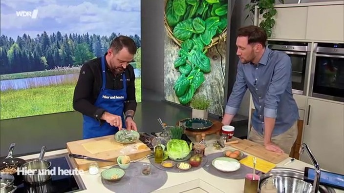 Alexander Wulf und Sven Kroll kochen