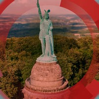Panorama-Aufnahme von OWL, umgeben von einem runden Rahmen