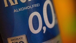 Das Bild zeigt eine Flasche alkoholfreies Bier.