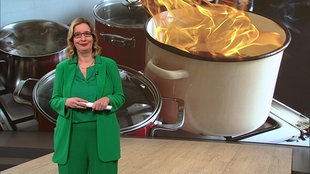 Moderatorin Yvonne Willicks während ihrer Moderatoin im Servicezeit Studio
