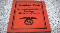 Ein Mitgliedsbuch der Partei NSDAP
