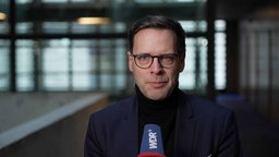 Alexander von Gersdorff bei einem Interview vom WDR
