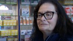 Kundin in der Apotheke in Goch-Pfalzdorf