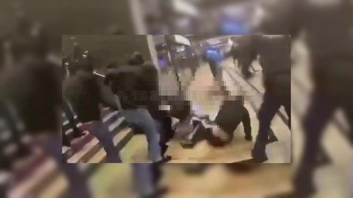 Fans bei der Schlägerei im Kölner Hauptbahnhof