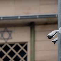 Überwachung der Synagoge in Hagen durch Videokameras und Polizei
