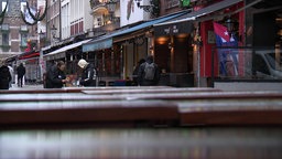 Straße mit vielen Lokalen 