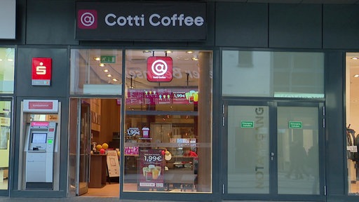 Eine Cotti Coffee Filiale in der Breite Straße